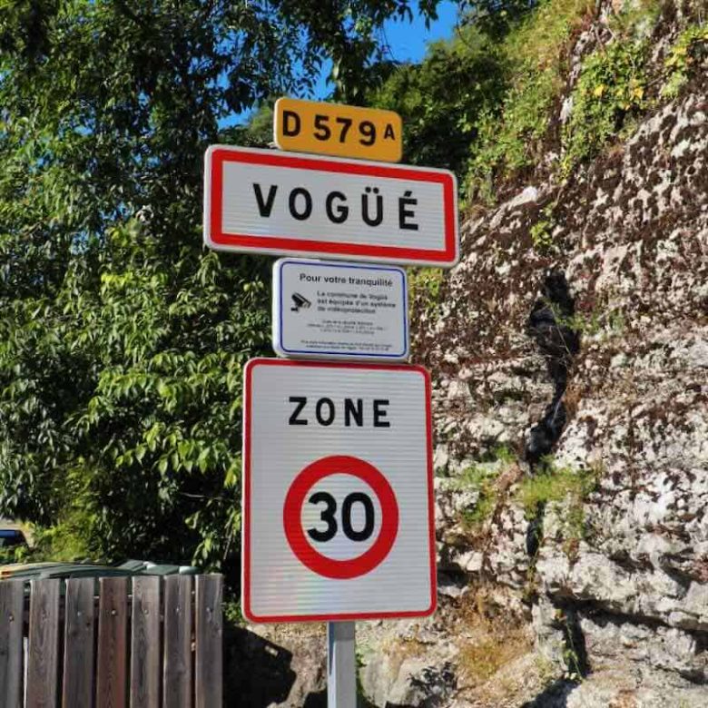 Speed ​​limit sign in Vogue, France